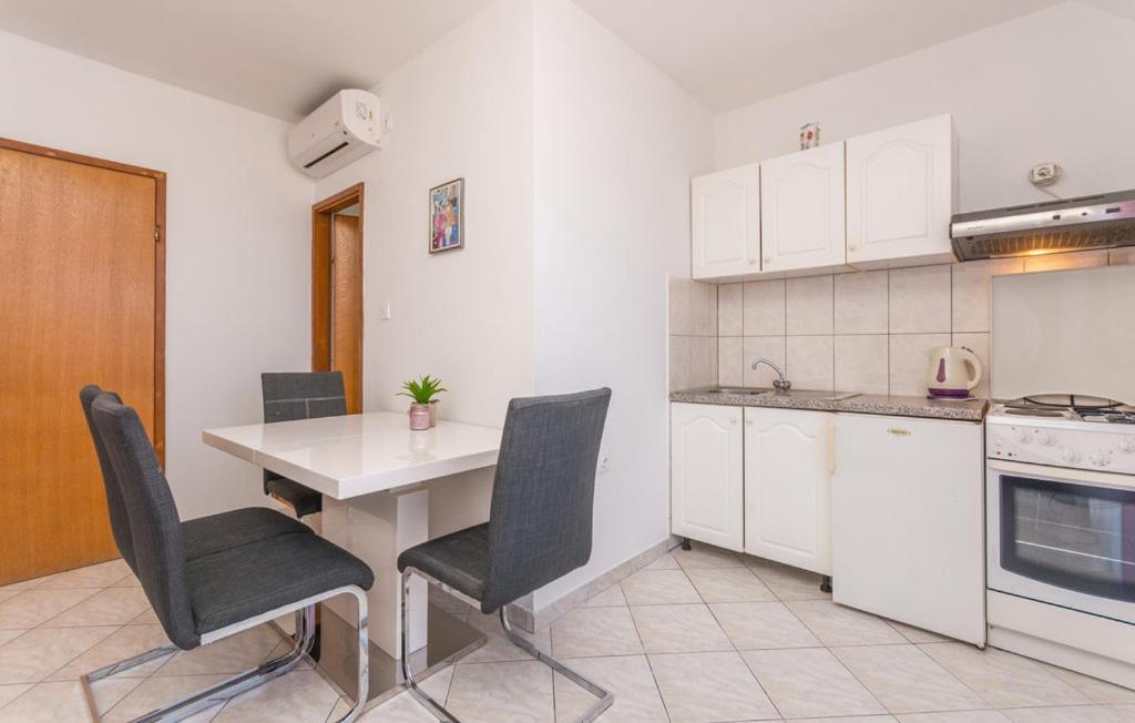 Apartments Mikulic Biograd Na Moru Exterior photo