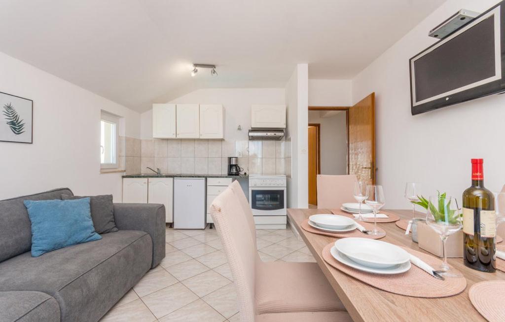 Apartments Mikulic Biograd Na Moru Exterior photo